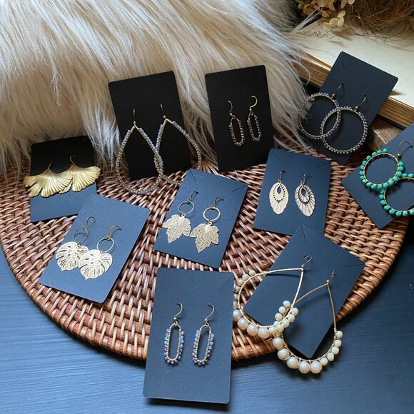 10 - WHOLESALE EARRING LOT - Resale Craft Show Festival Flea Market - Handmade - Picture 1 of 5